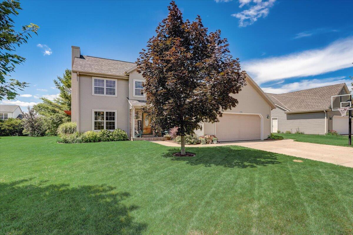 Property Photo: 1308 Firethorn Dr WI 53090
