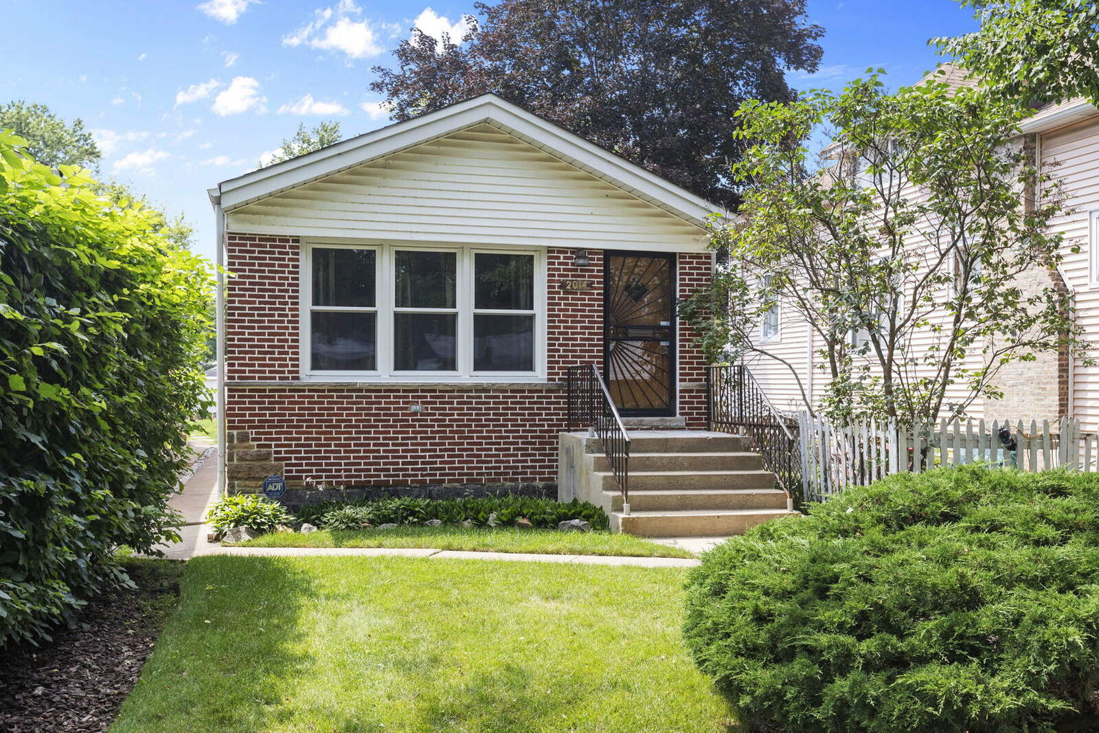 Property Photo: 2014 Brown Avenue IL 60201