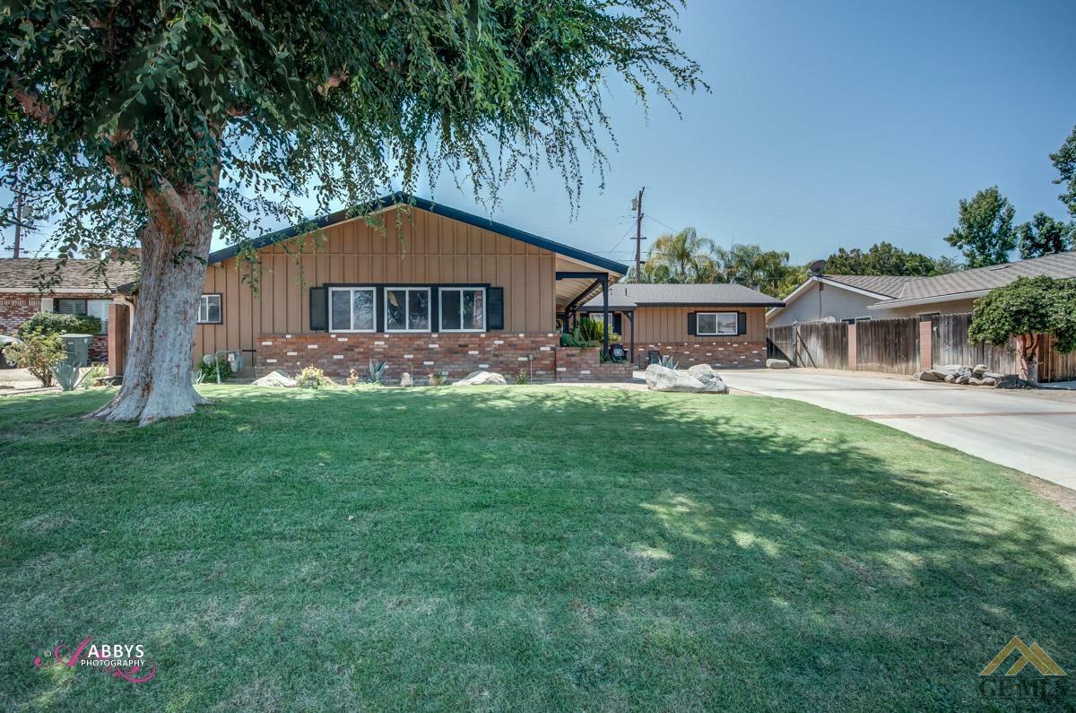 Property Photo:  2807 Harmony Drive  CA 93306 