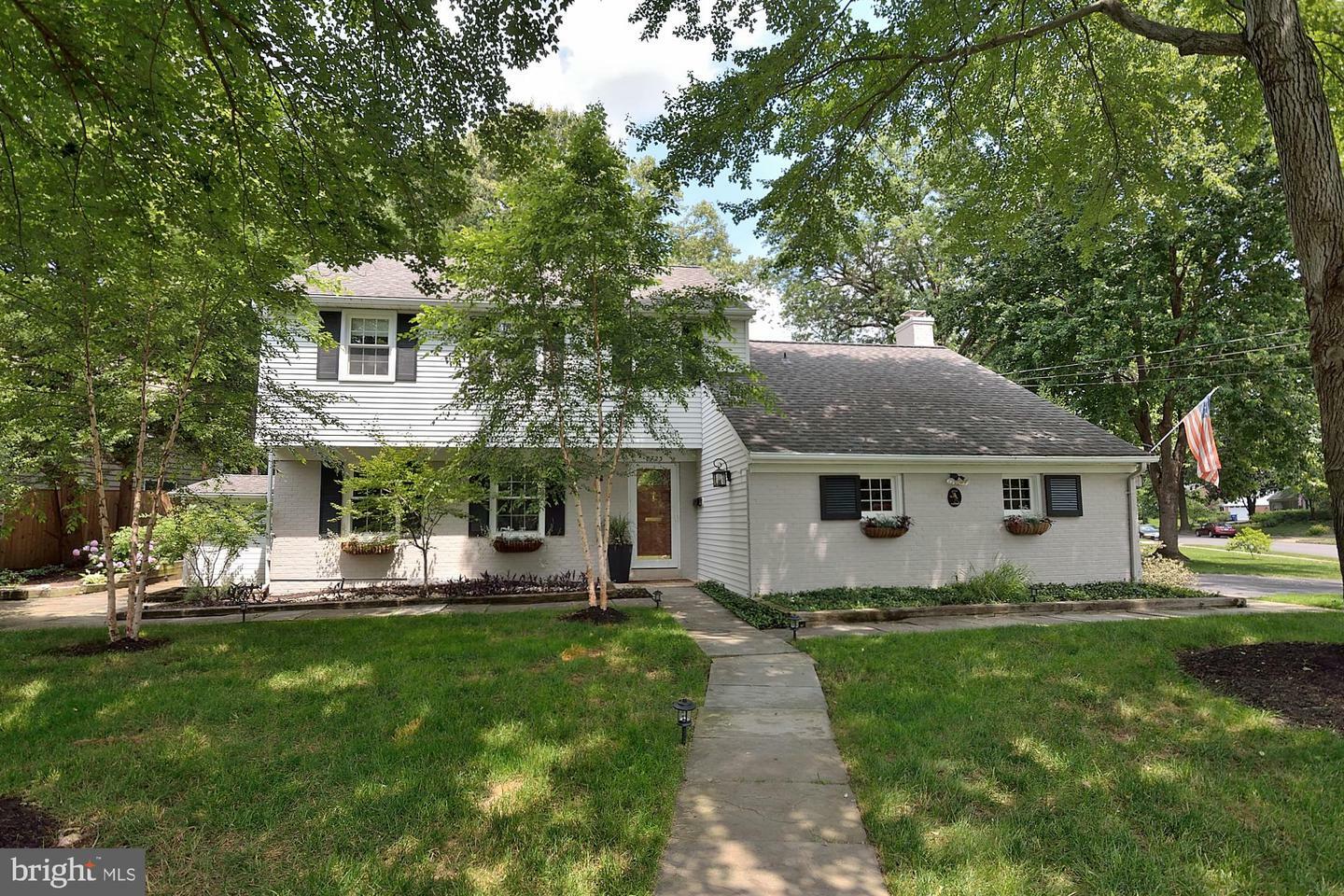 Property Photo: 8723 Waterford Road VA 22308
