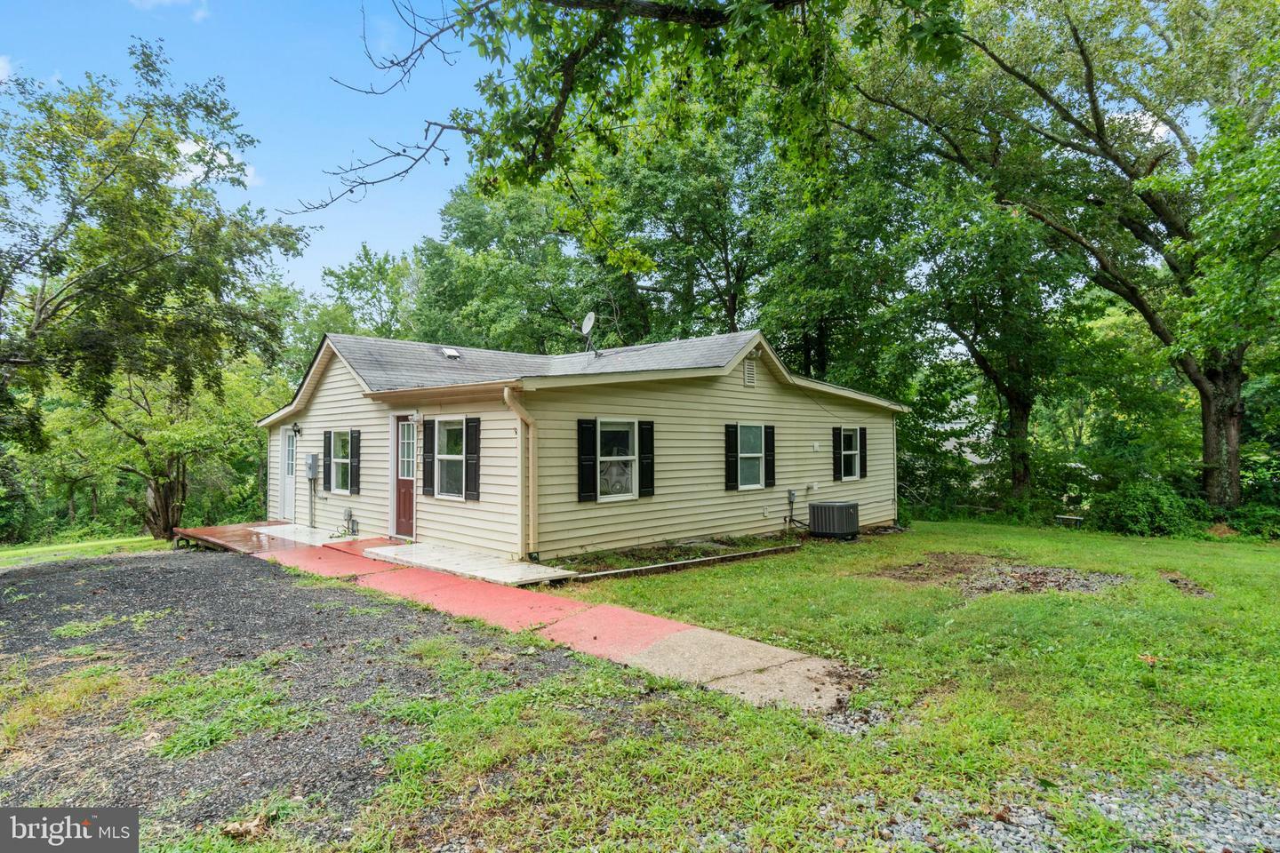 Property Photo:  1106 Poplar Road  VA 22556 