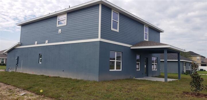 Property Photo:  16049 Vine Cliff Avenue  FL 34667 