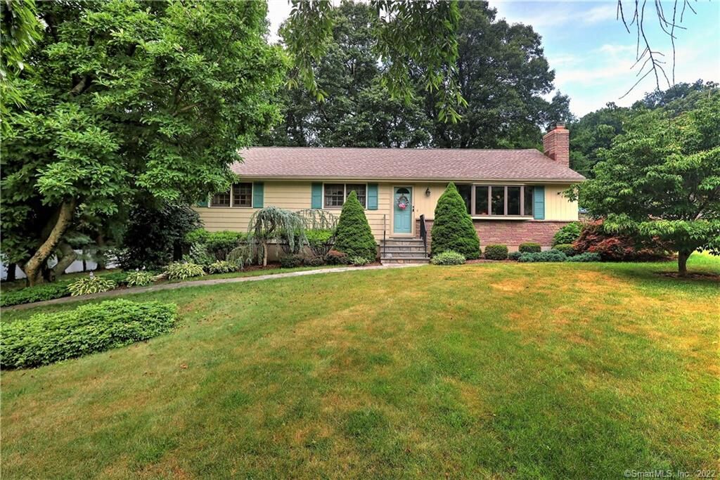 Property Photo:  2935 Huntington Road  CT 06611 