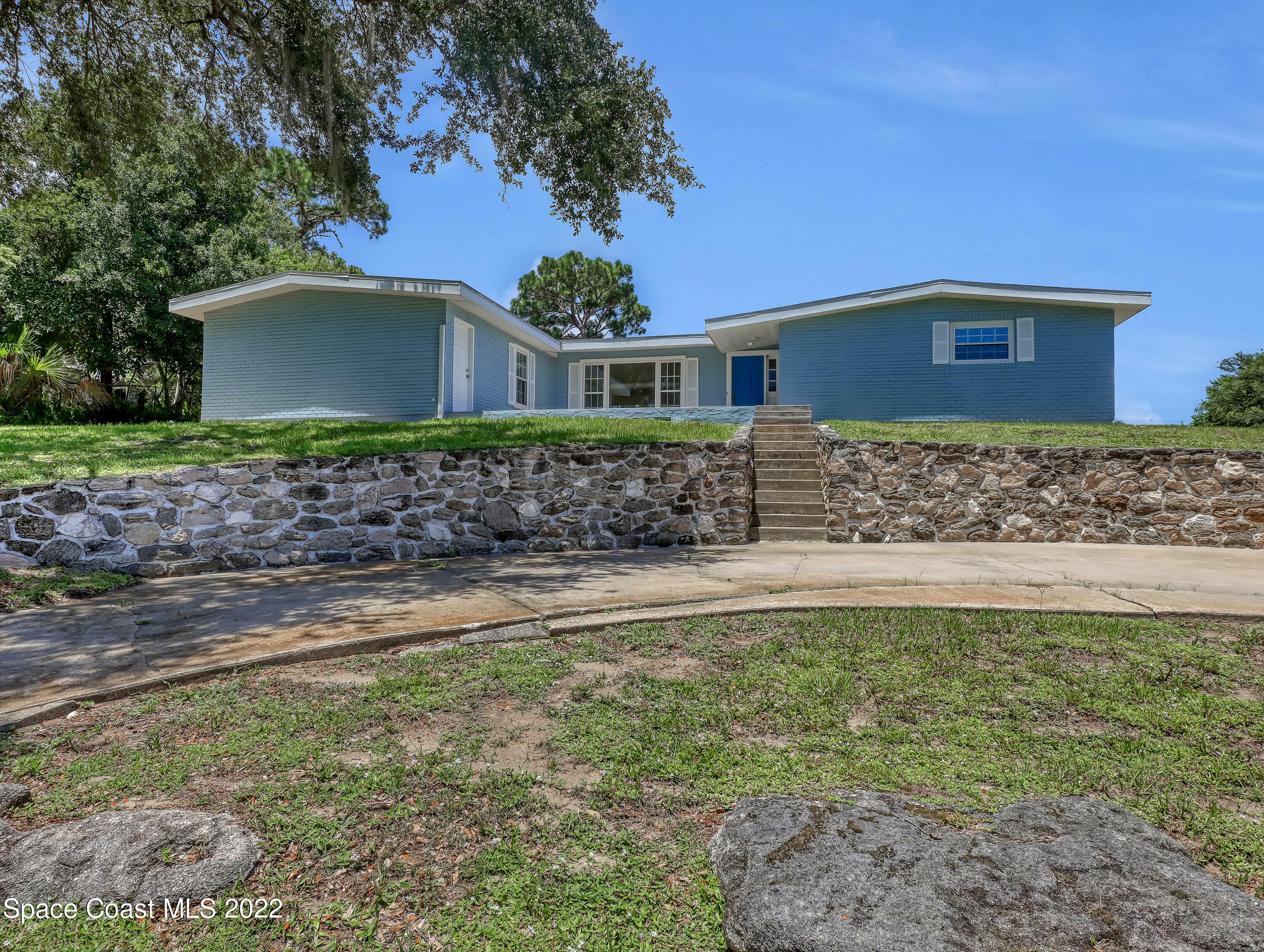 Property Photo:  34 Fairglen Drive  FL 32796 