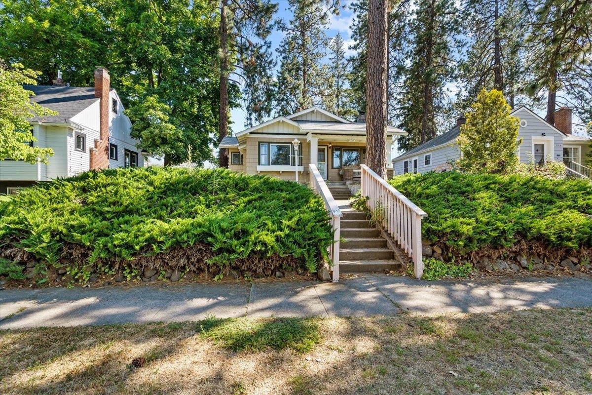 Property Photo:  117 W 26th Ave  WA 99203 