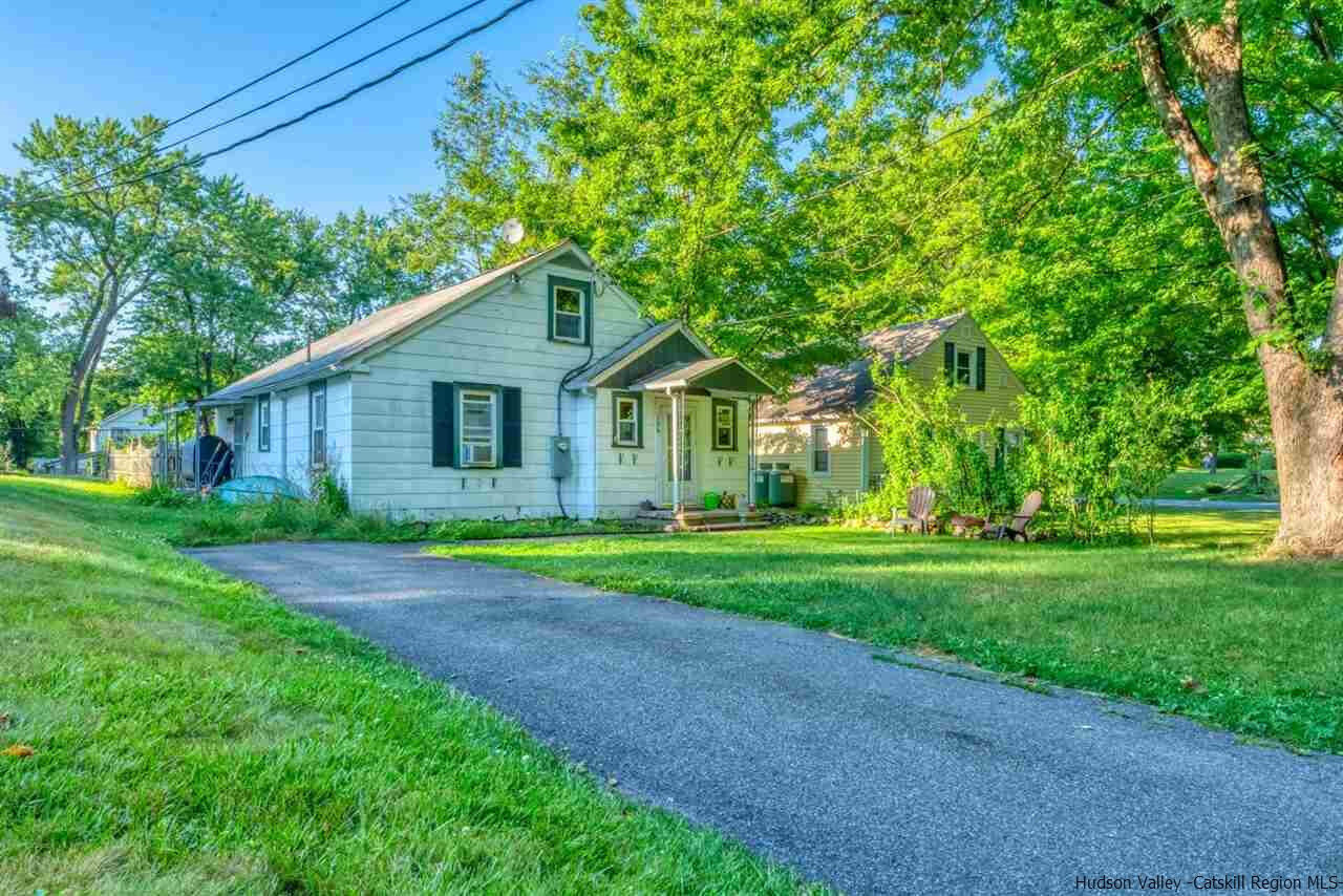 Property Photo:  194 Quarry  NY 12466 