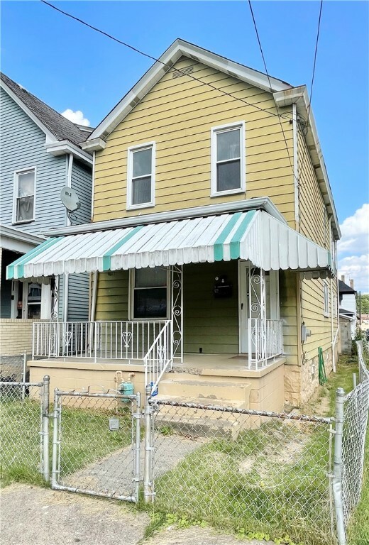 Property Photo:  815 8th St  PA 15136 