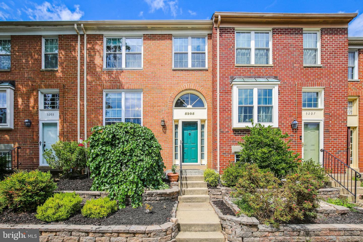 Property Photo:  5205 Cannes Court  VA 22315 