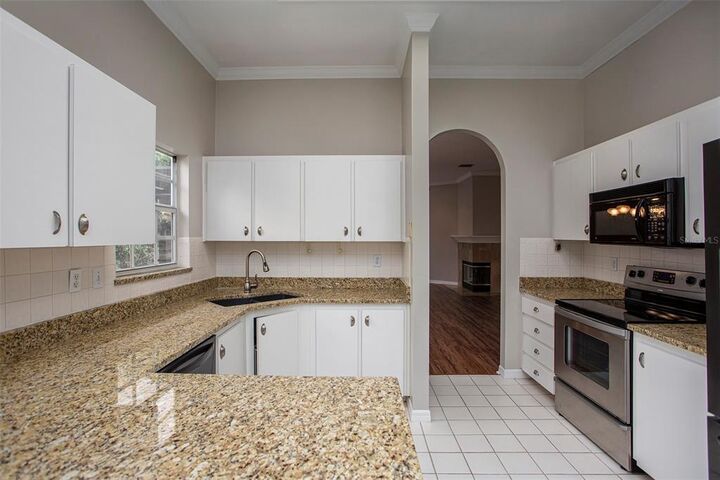 Property Photo:  508 Georgetown Place  FL 34695 