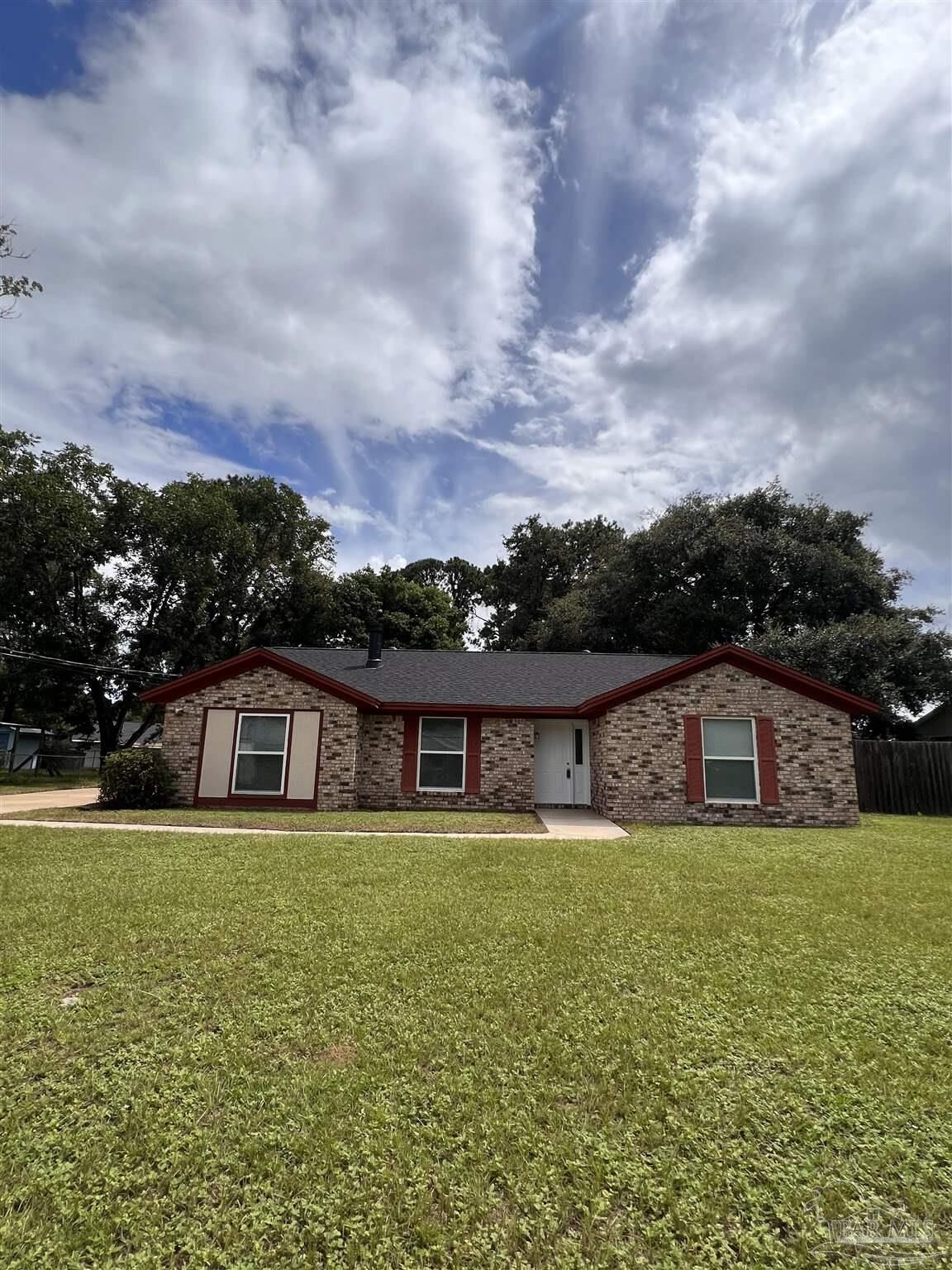 Property Photo:  7340 Sandy Creek Dr  FL 32506 
