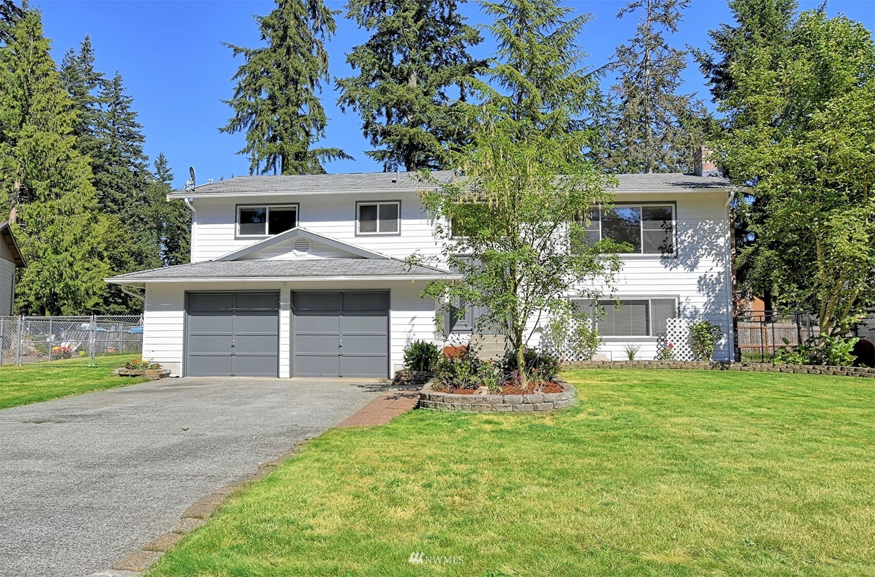 Property Photo: 12833 NE 52nd NE WA 98271