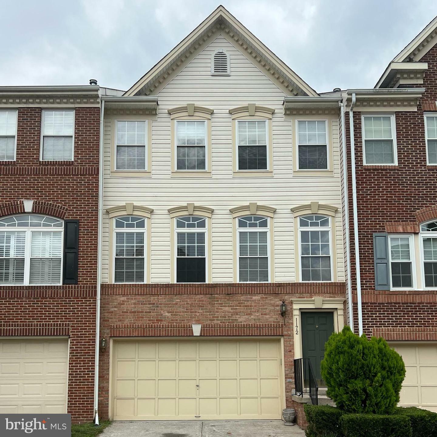 Property Photo: 1172 Cambria Terrace NE VA 20176