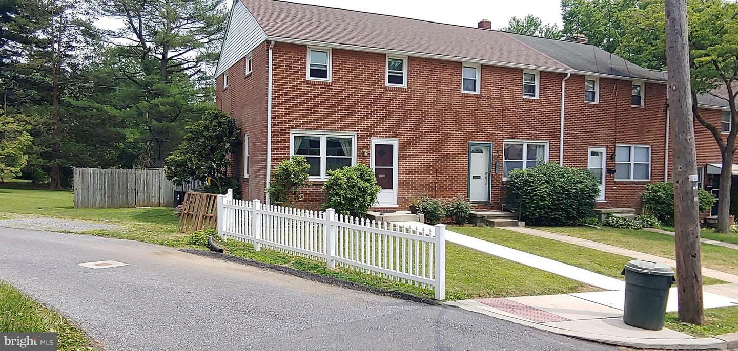 Property Photo:  817 S Pearl Street  PA 17603 