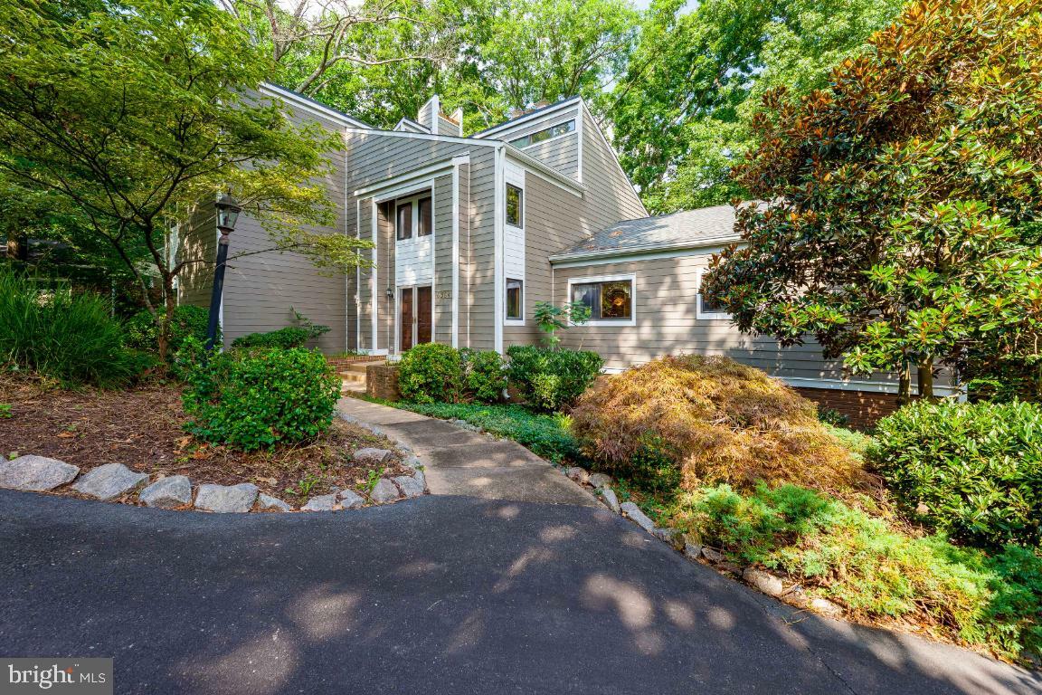 Property Photo: 6364 Evangeline Lane VA 22312