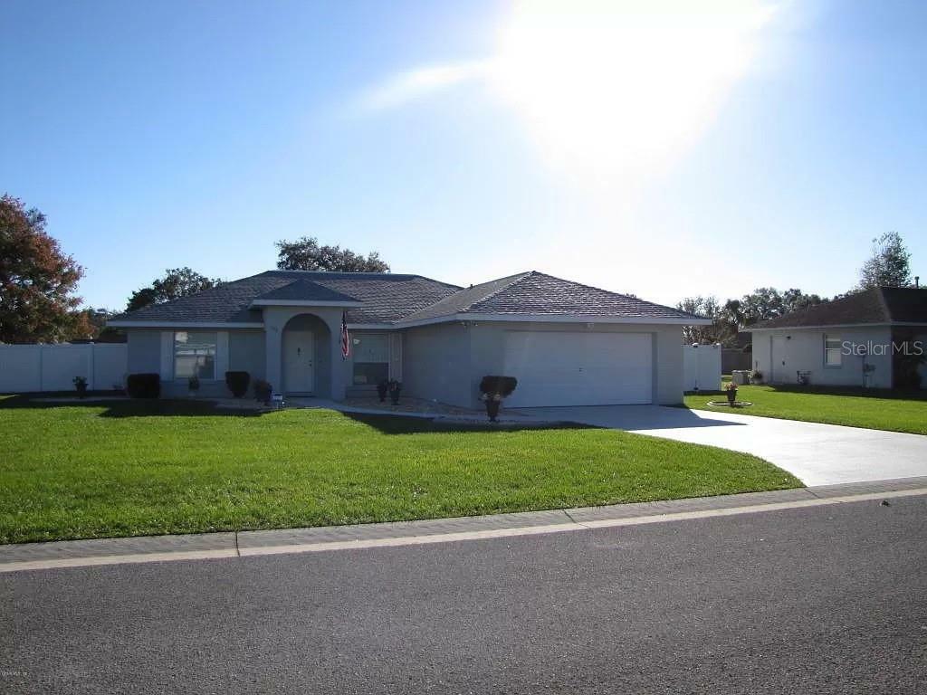 Property Photo: 225 SE 61st Court FL 34472