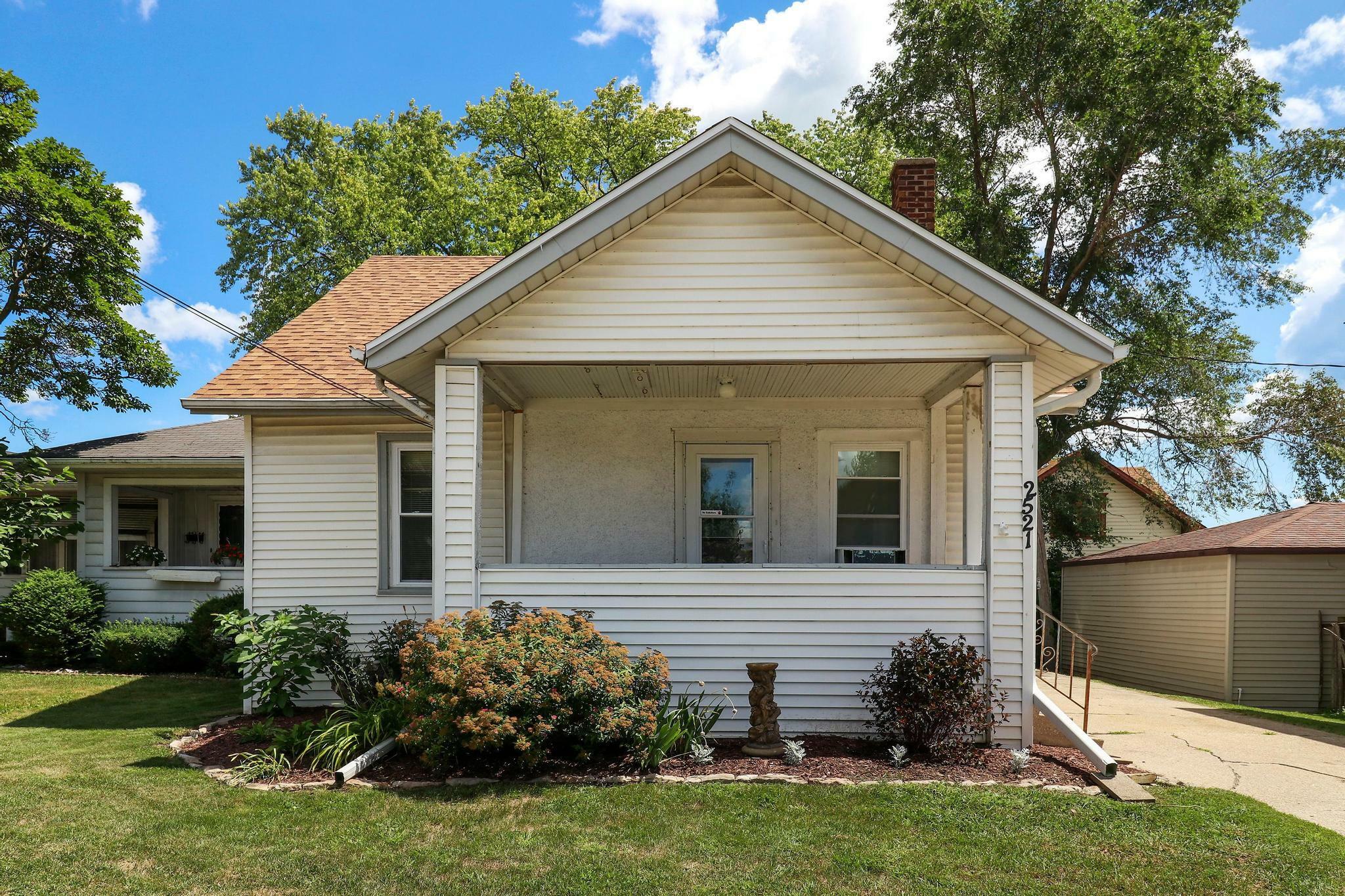 Property Photo:  2521 Taylor Ave  WI 53403 