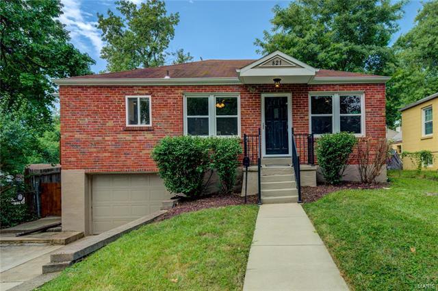 Property Photo: 821 Tavalon Avenue MO 63119