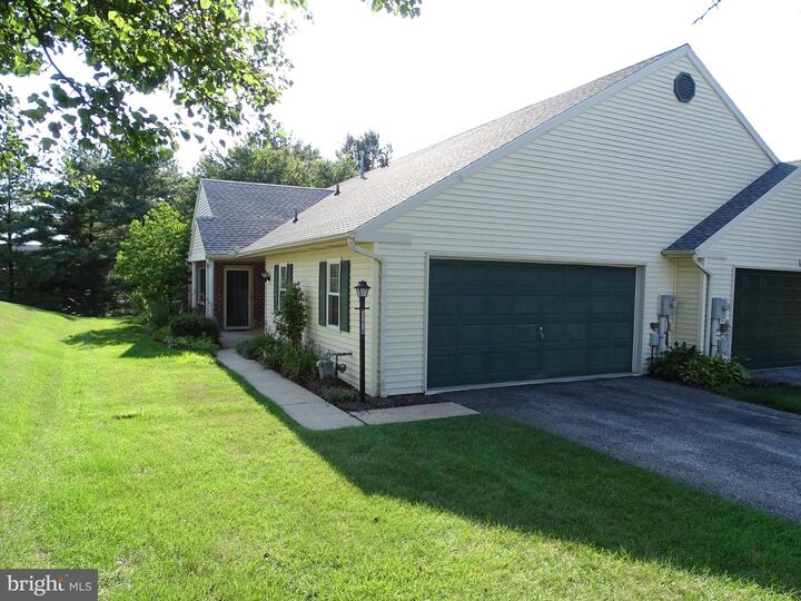 3270 Falcon Lane  Dover PA 17315 photo