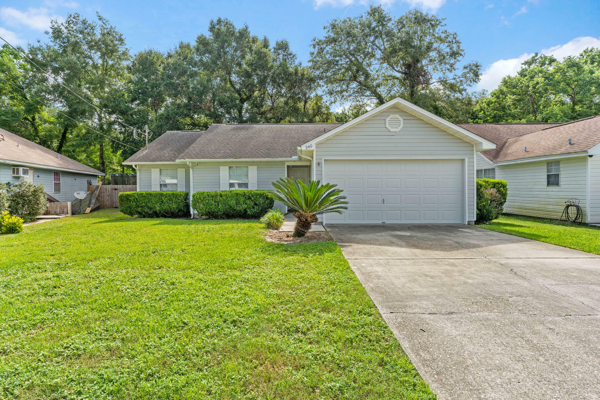 Property Photo:  940 Emily Circle  FL 32547 