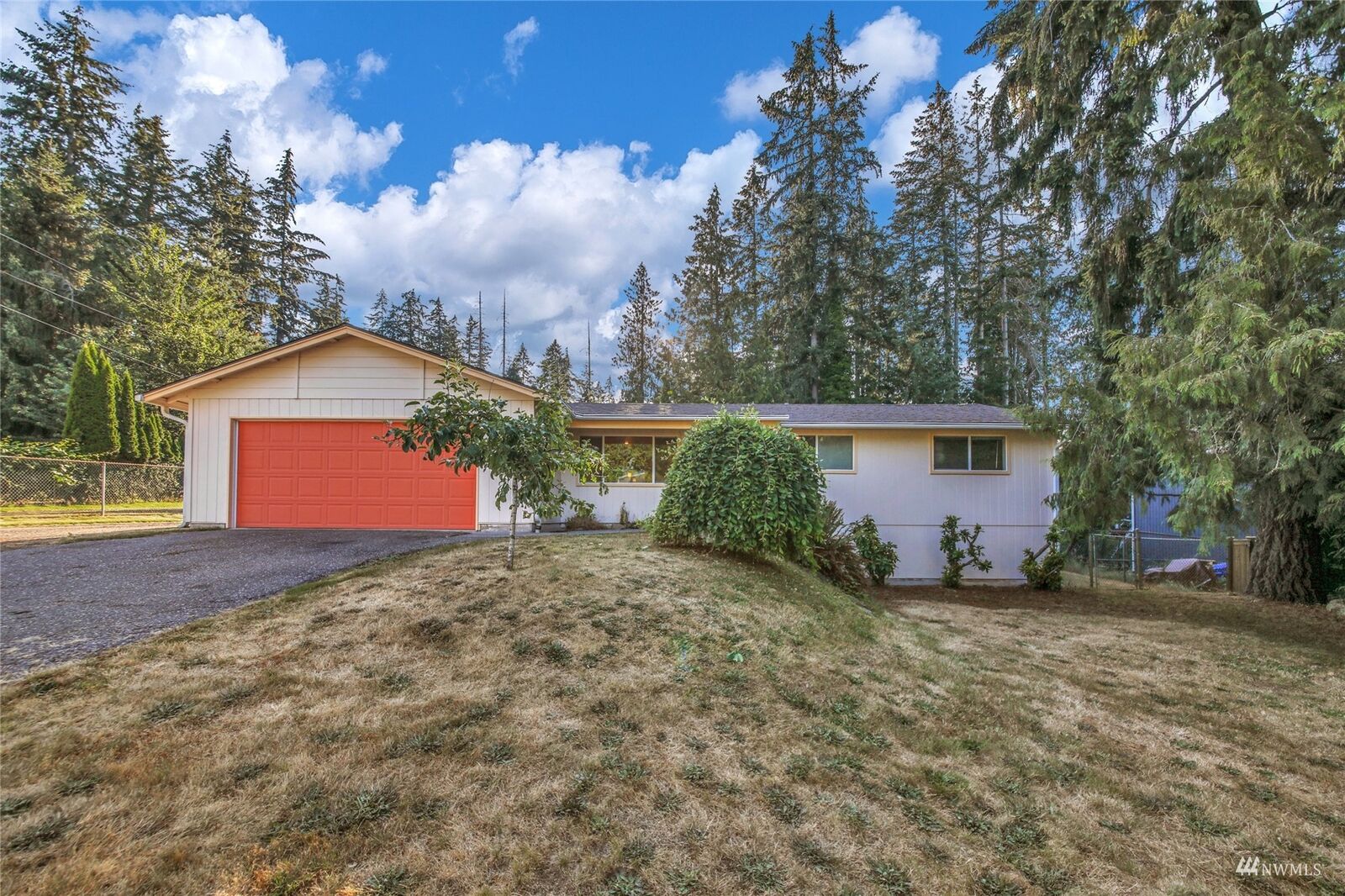 Property Photo:  21016 95th Avenue SE  WA 98296 