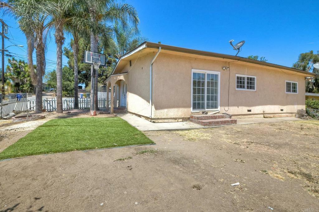 Property Photo:  335 Selmalita  CA 92083 