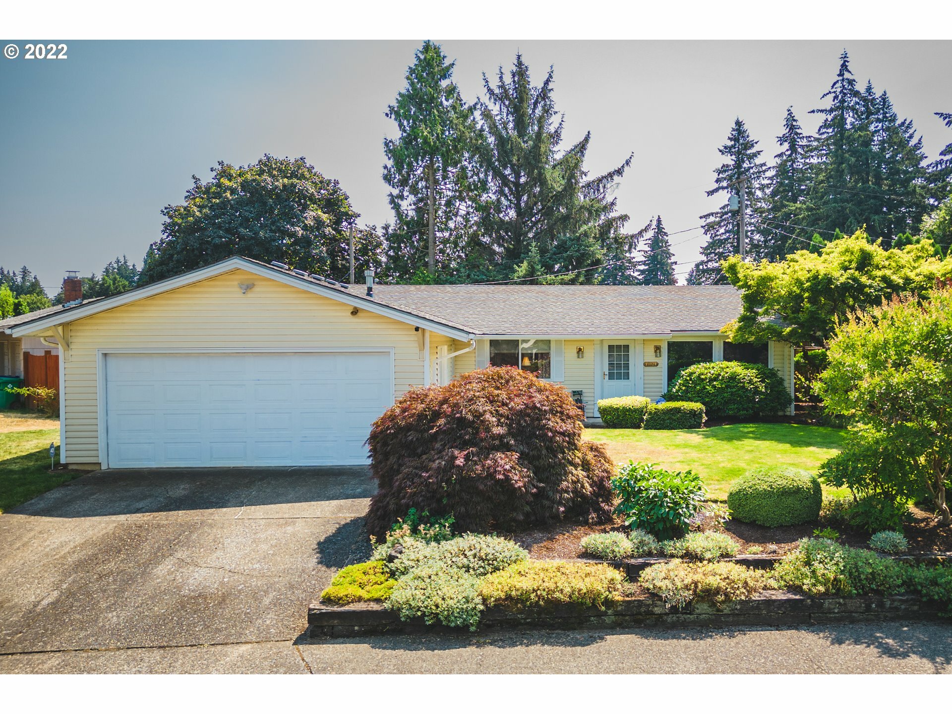 Property Photo: 19124 NE Clackamas St OR 97230