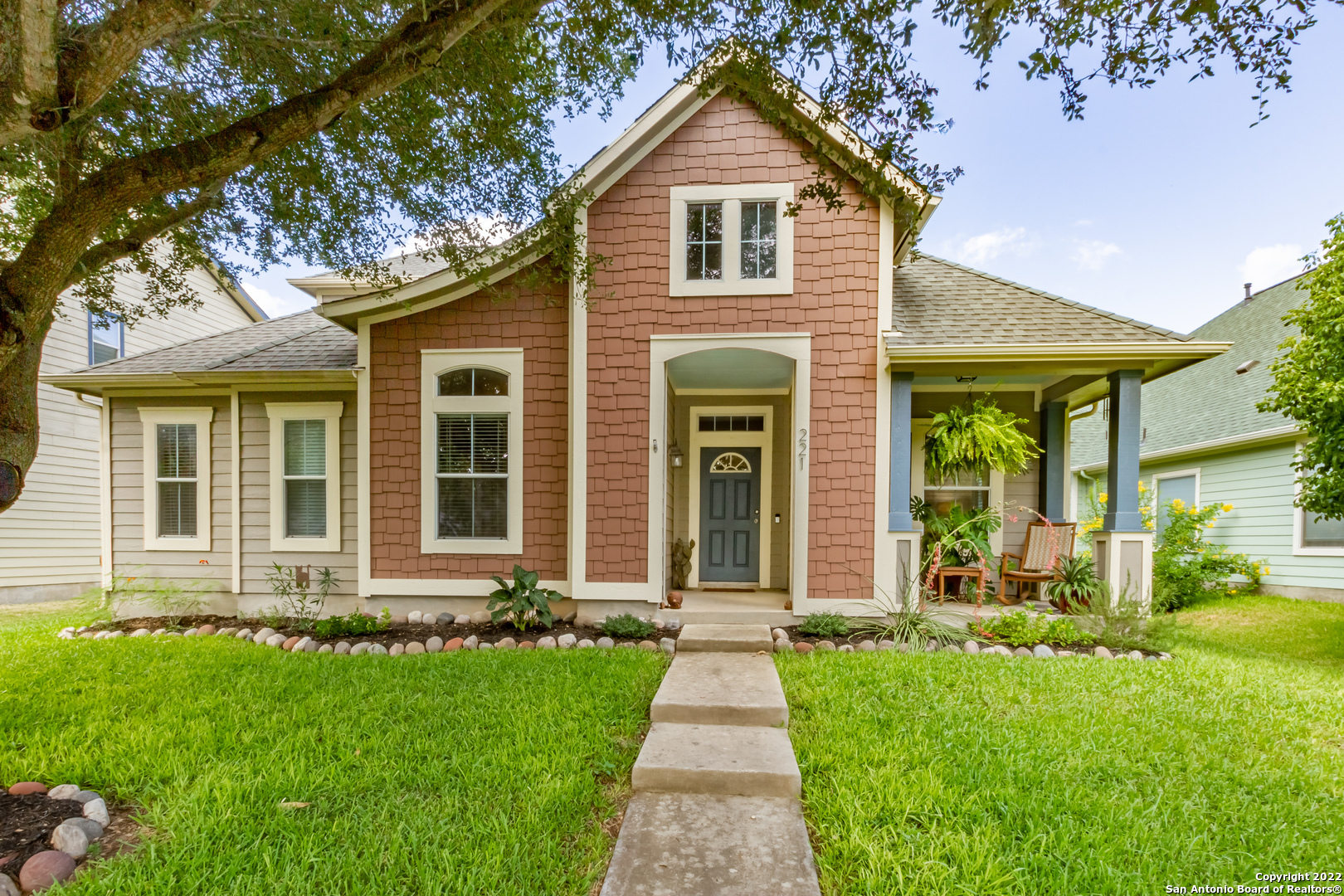 Property Photo: 221 Newberry Trail TX 78666