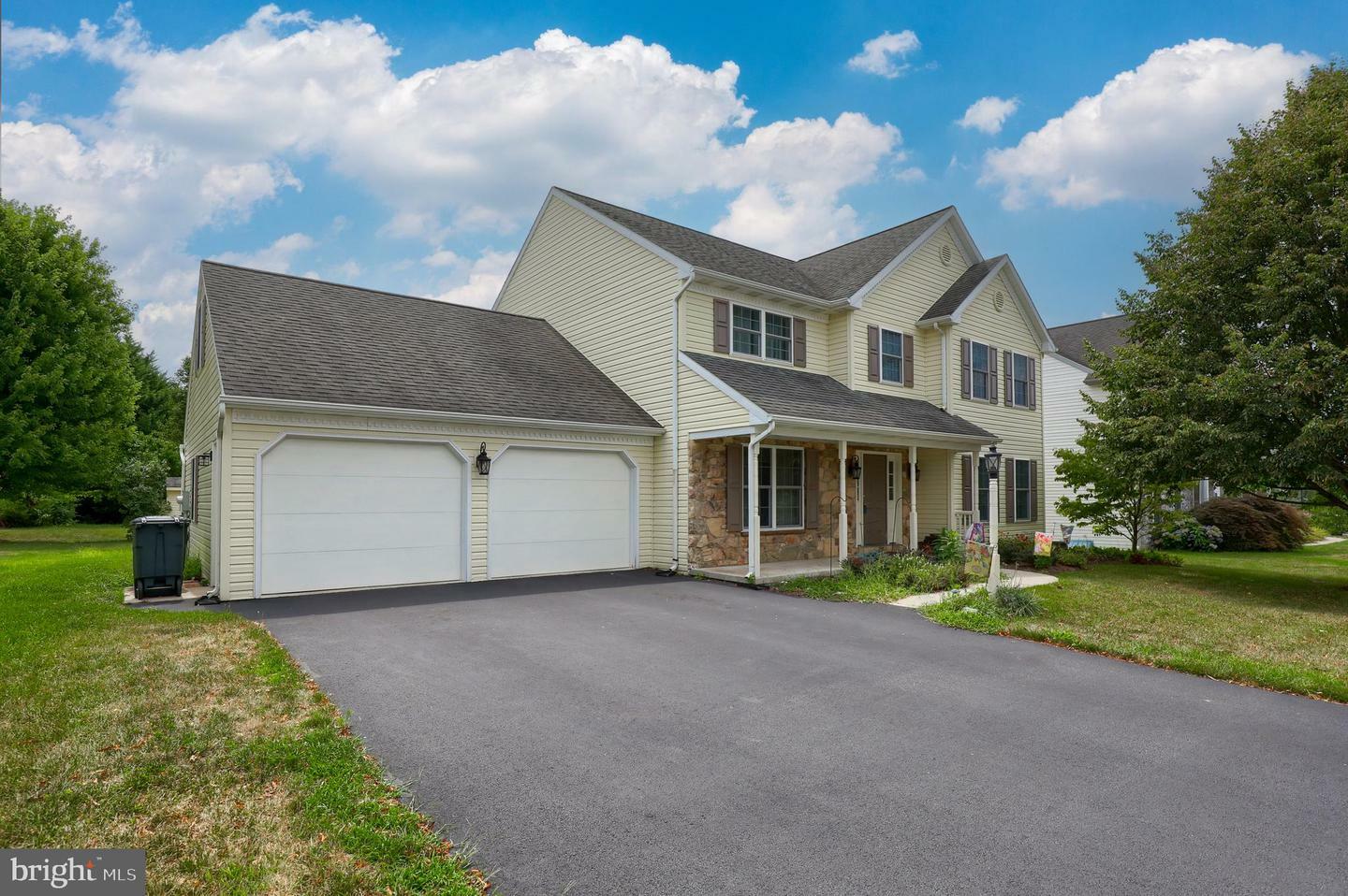 Property Photo:  44 Olde Forge Drive  PA 17022 