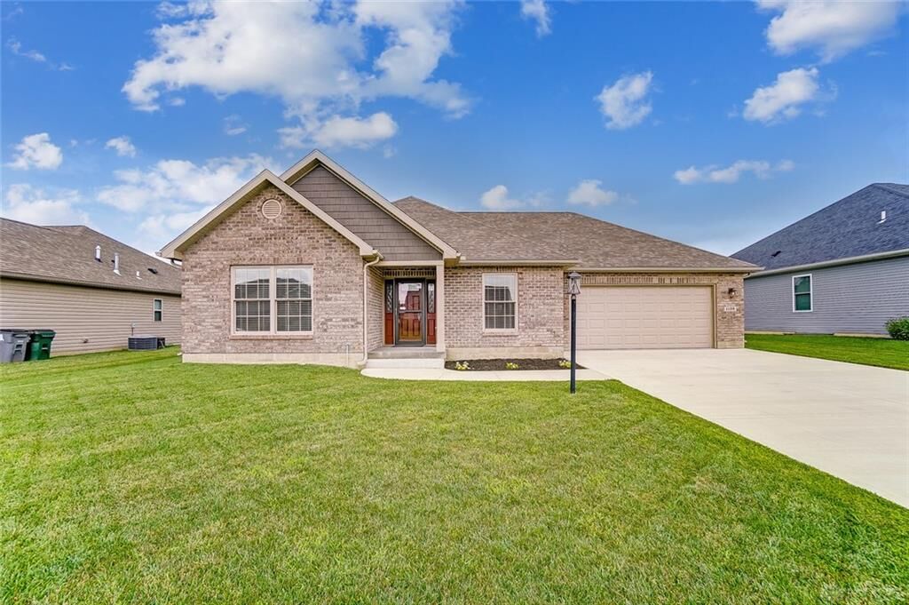 Property Photo:  1138 Parklawn Court  OH 45373