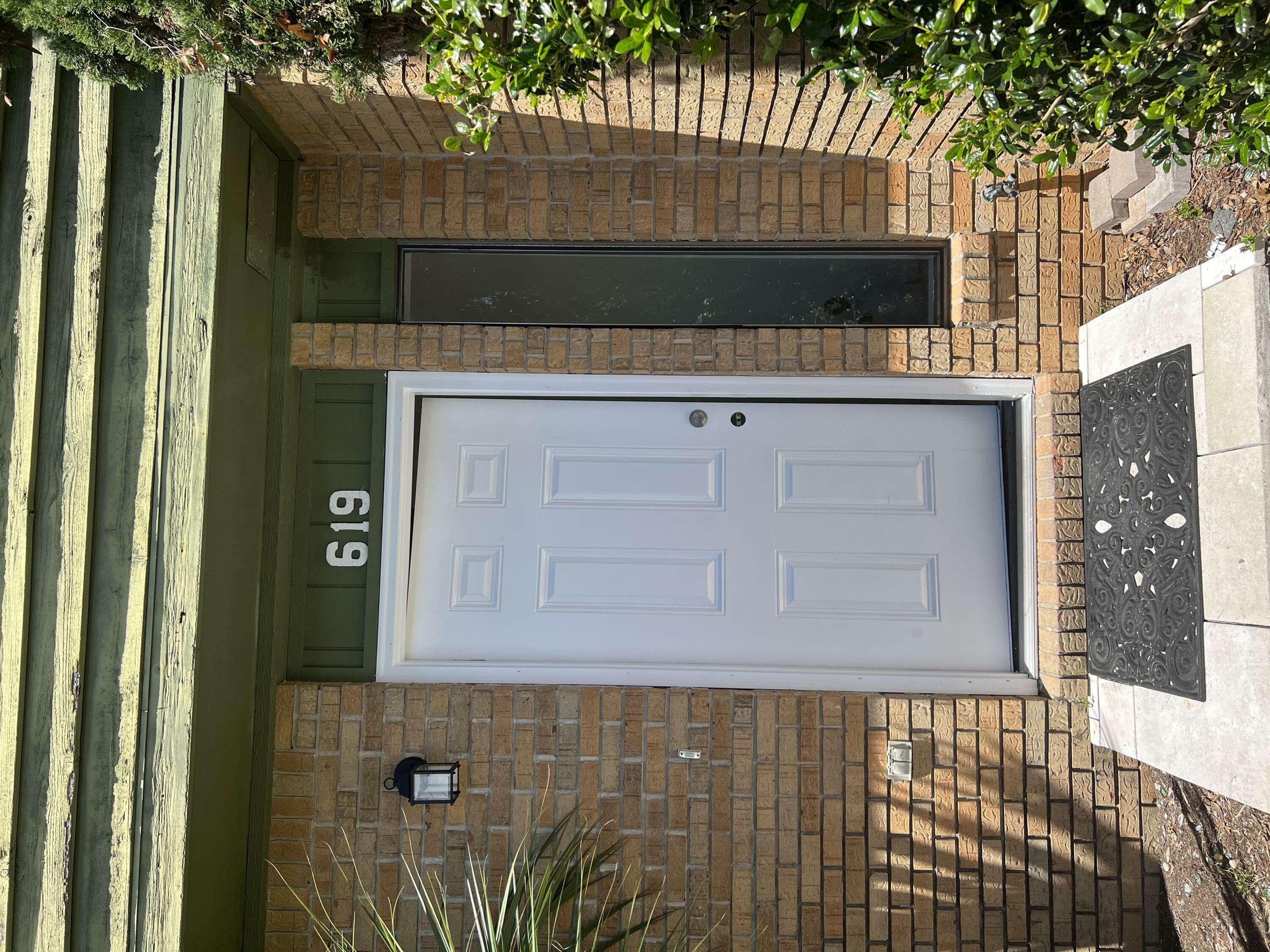 Property Photo:  619 Sandalwood Drive  FL 32541 