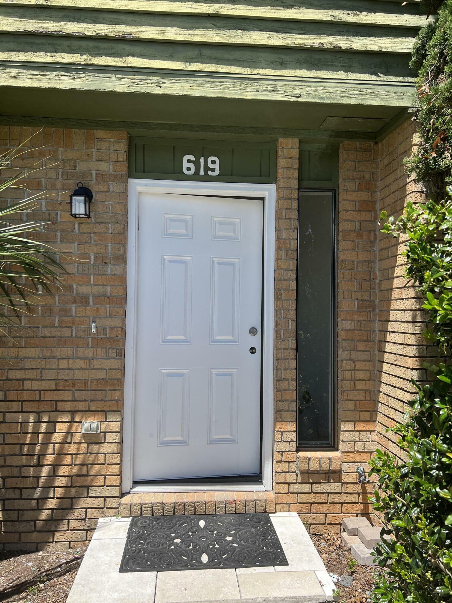 Property Photo:  619 Sandalwood Drive  FL 32541 