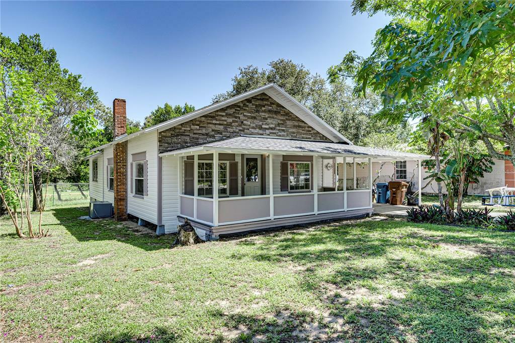 Property Photo:  2106 Pine Avenue  FL 33844 