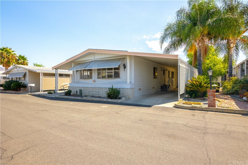 Property Photo:  881 N N. Lake Street 274  CA 92544 