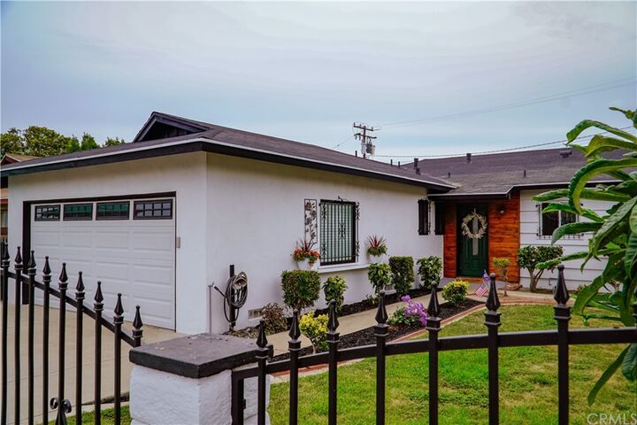 Property Photo: 13621 S Mariposa Avenue CA 90247