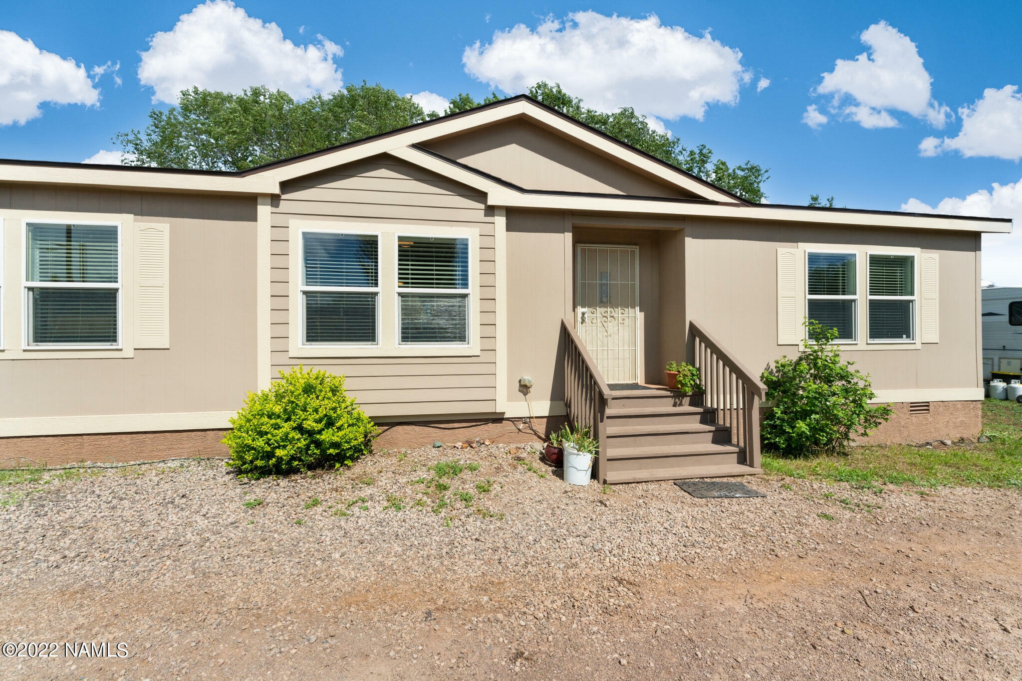 Property Photo:  5255 E Daphne Lane  AZ 86005 