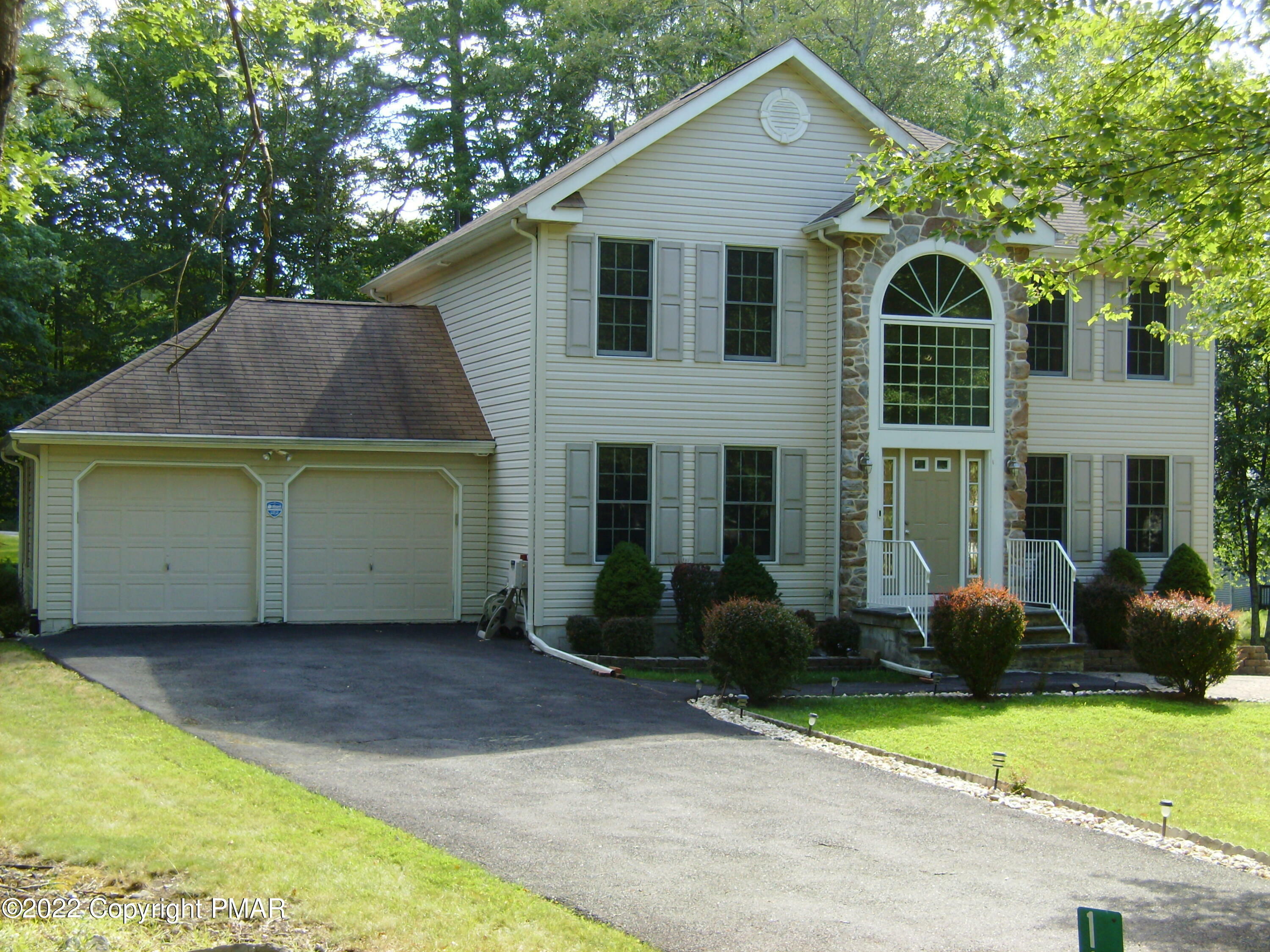 Property Photo:  1105 Long Lake Road  PA 18371 