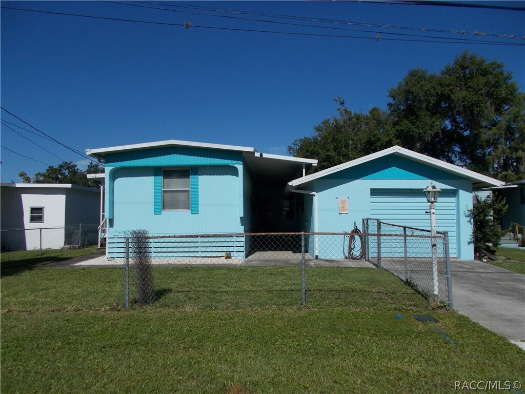 Property Photo:  2820 N Comanche Point  FL 34429 