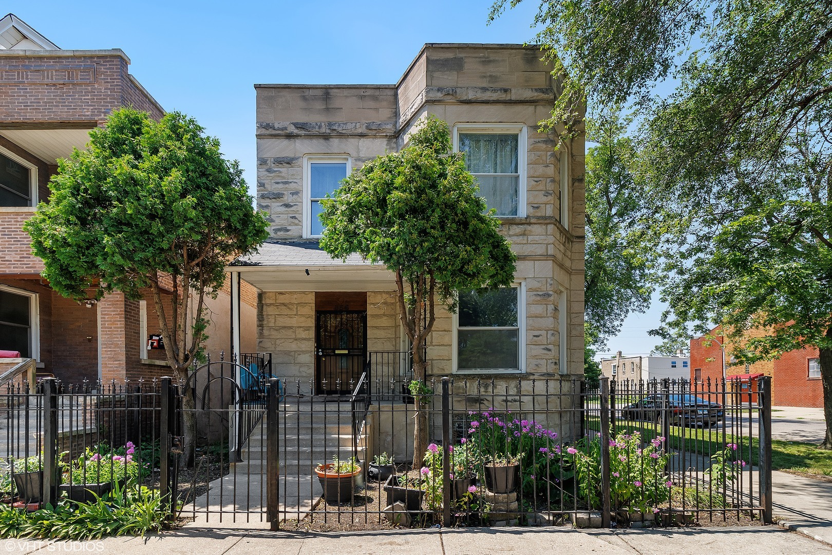 Property Photo: 856 N Lawndale Avenue IL 60651