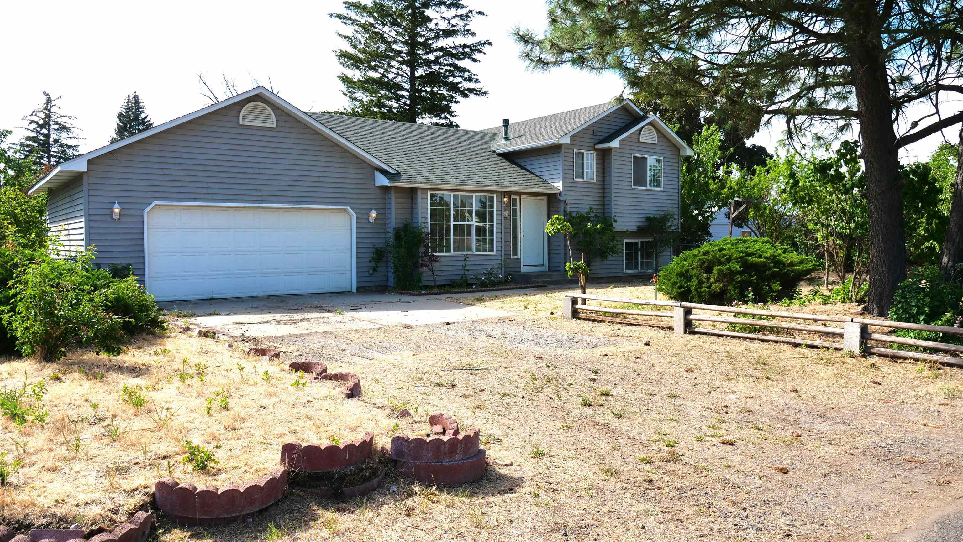 Property Photo:  620 S Easy St  WA 99001 