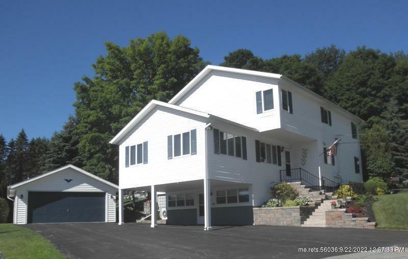 Property Photo: 26 Orchard Circle ME 04240