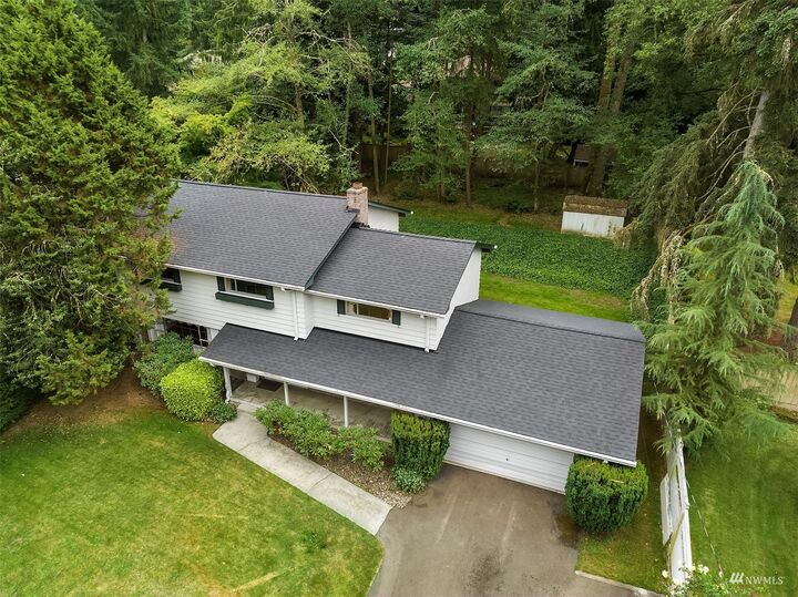 Property Photo: 4215 NE 205th Street WA 98155