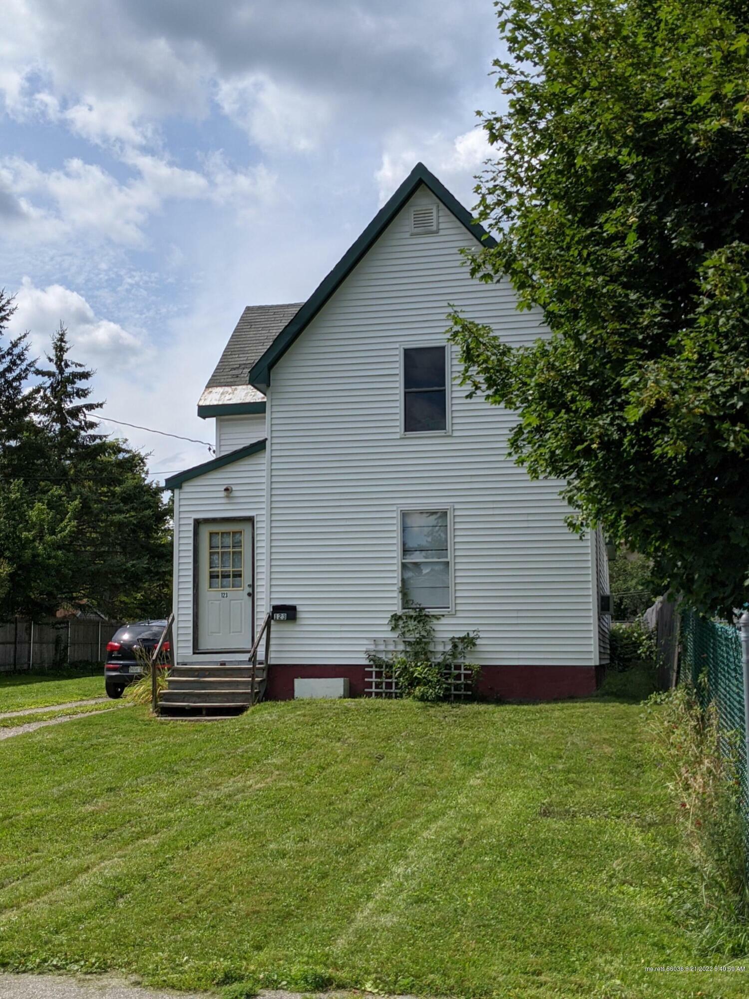 Property Photo:  123 7th Street  ME 04401 