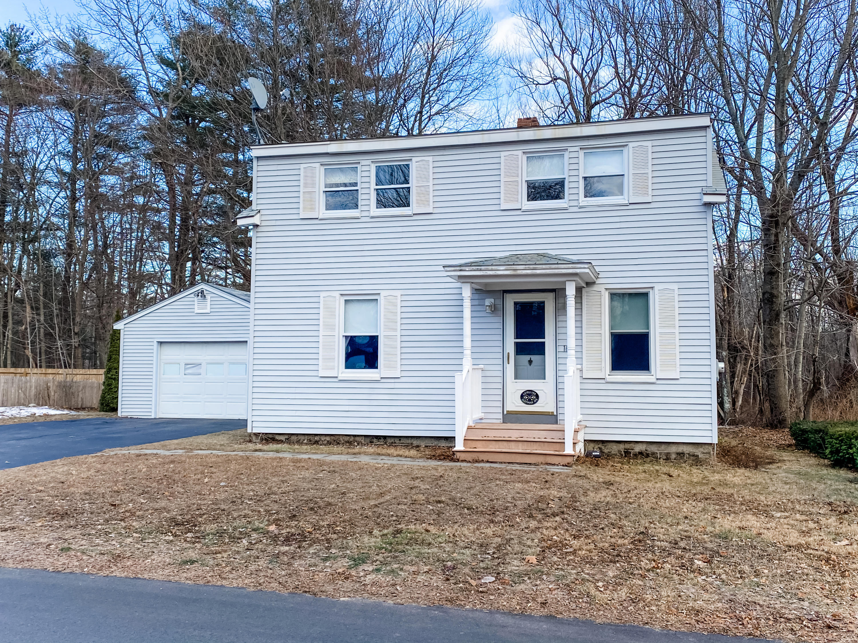 Property Photo: 16 Glenwood Avenue ME 04072