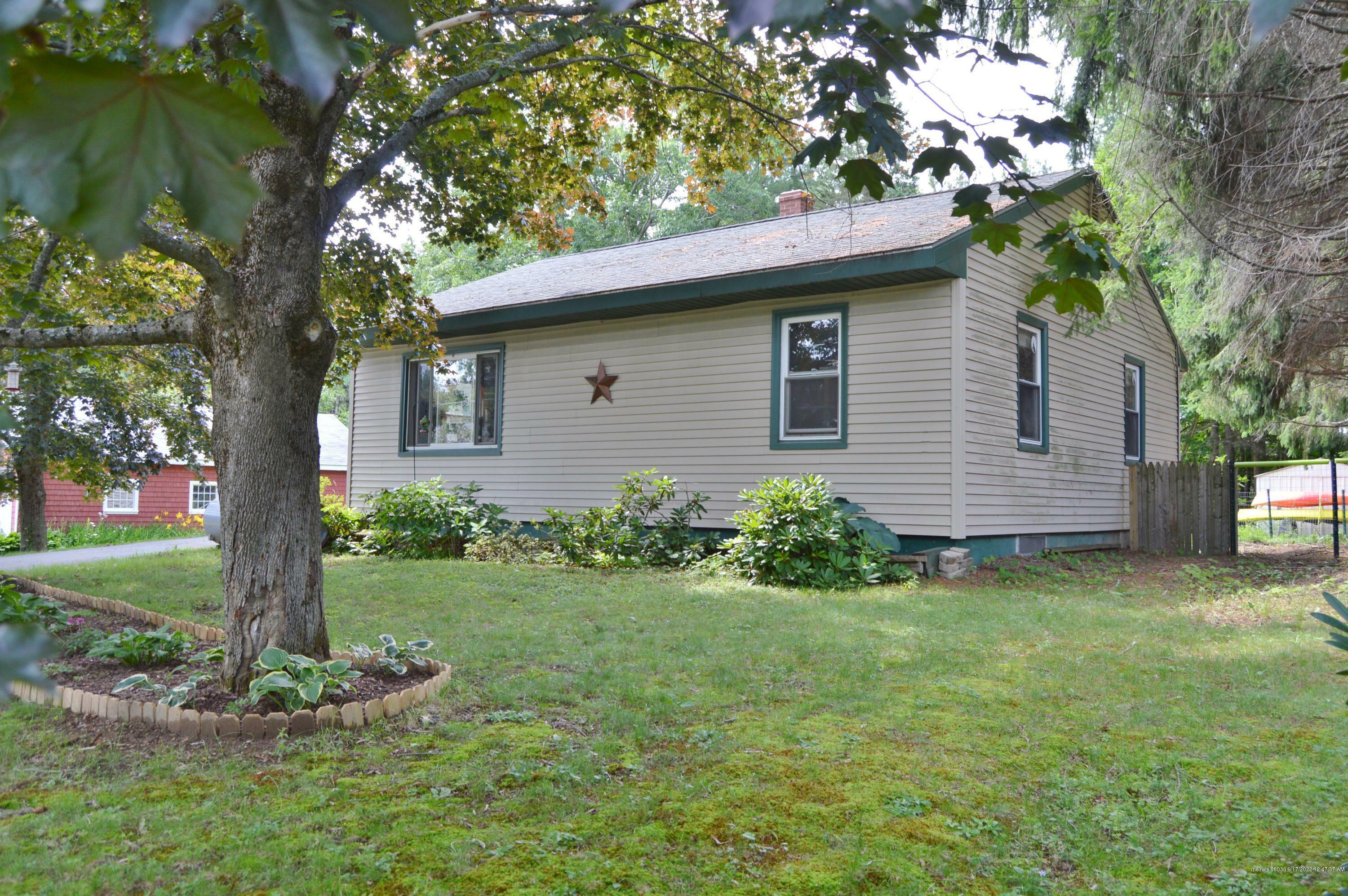 Property Photo:  8 Sylvan Road  ME 04473 