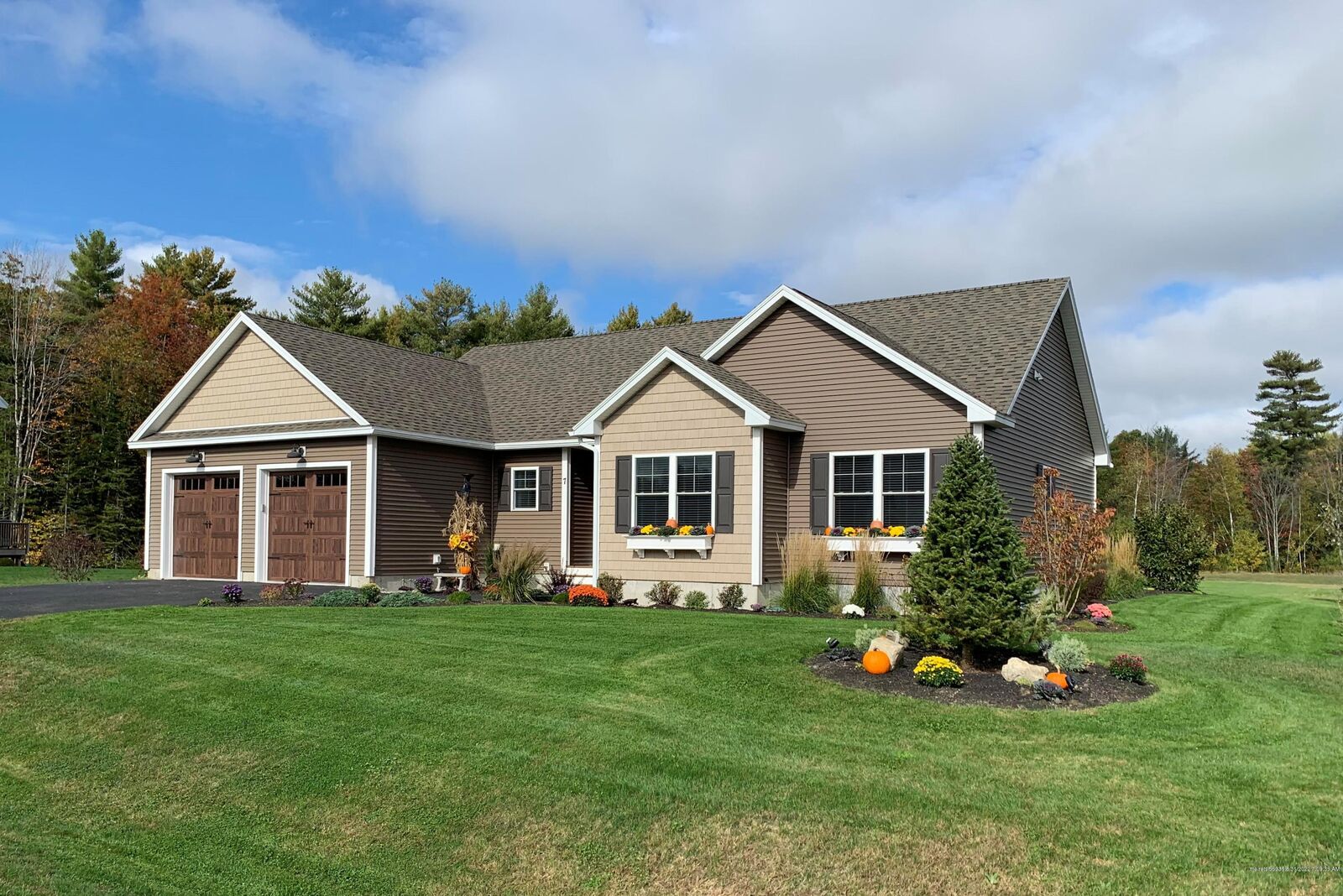 Property Photo:  7 Champagne Lane  ME 04250 