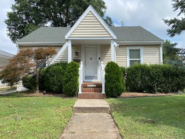 Property Photo: 2022 E Franklin Street IN 47711