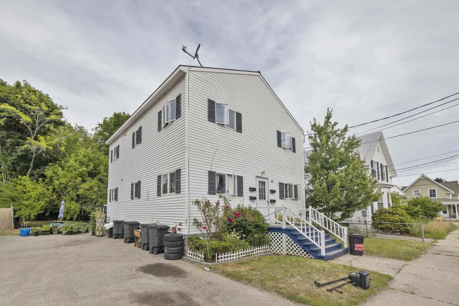 Property Photo:  6 North Avenue  ME 04073 