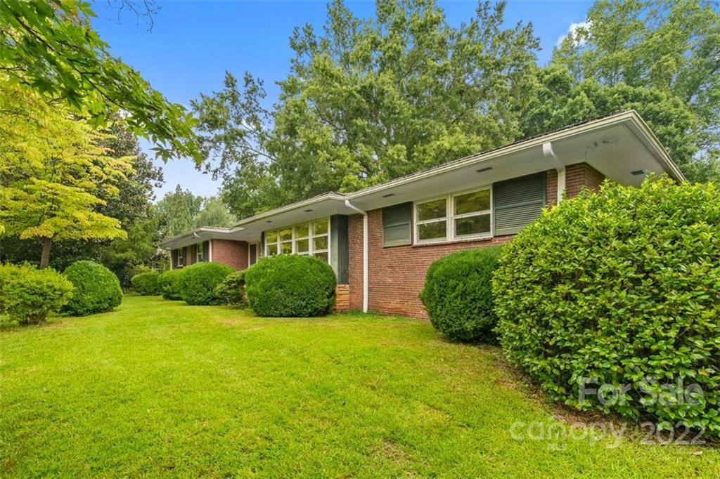 Property Photo:  509 W Lowrance Avenue  NC 28115 