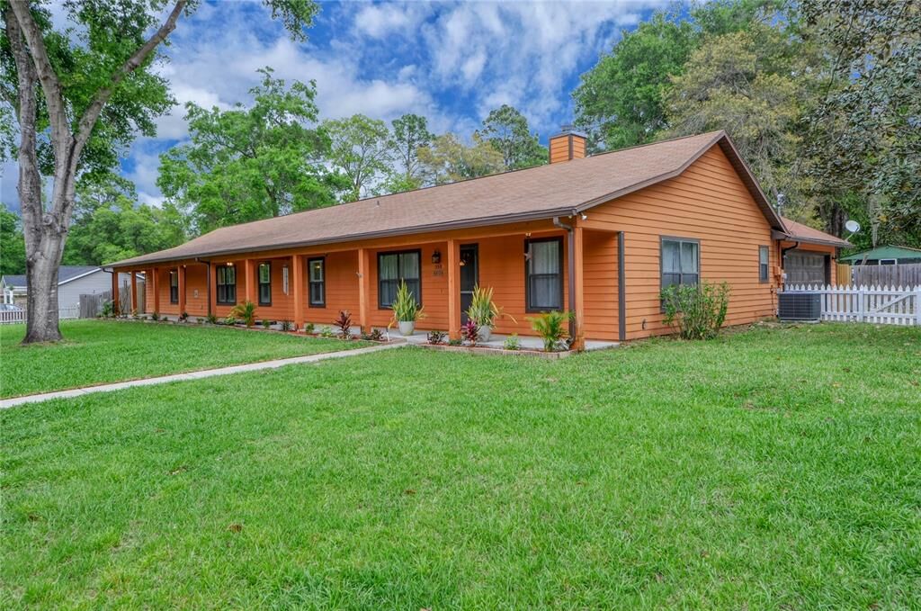 Property Photo: 5595 SE 171st Court FL 32179