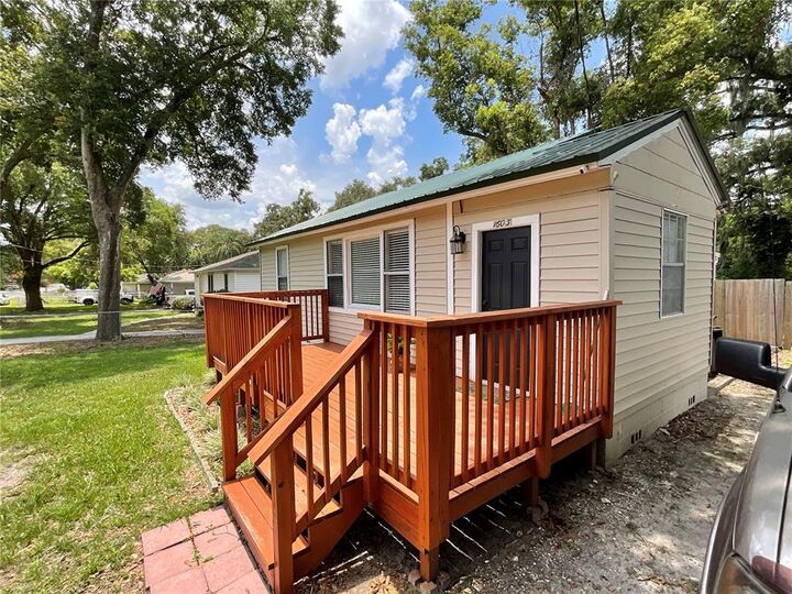 Property Photo: 1603 N Ferrell Street FL 33563